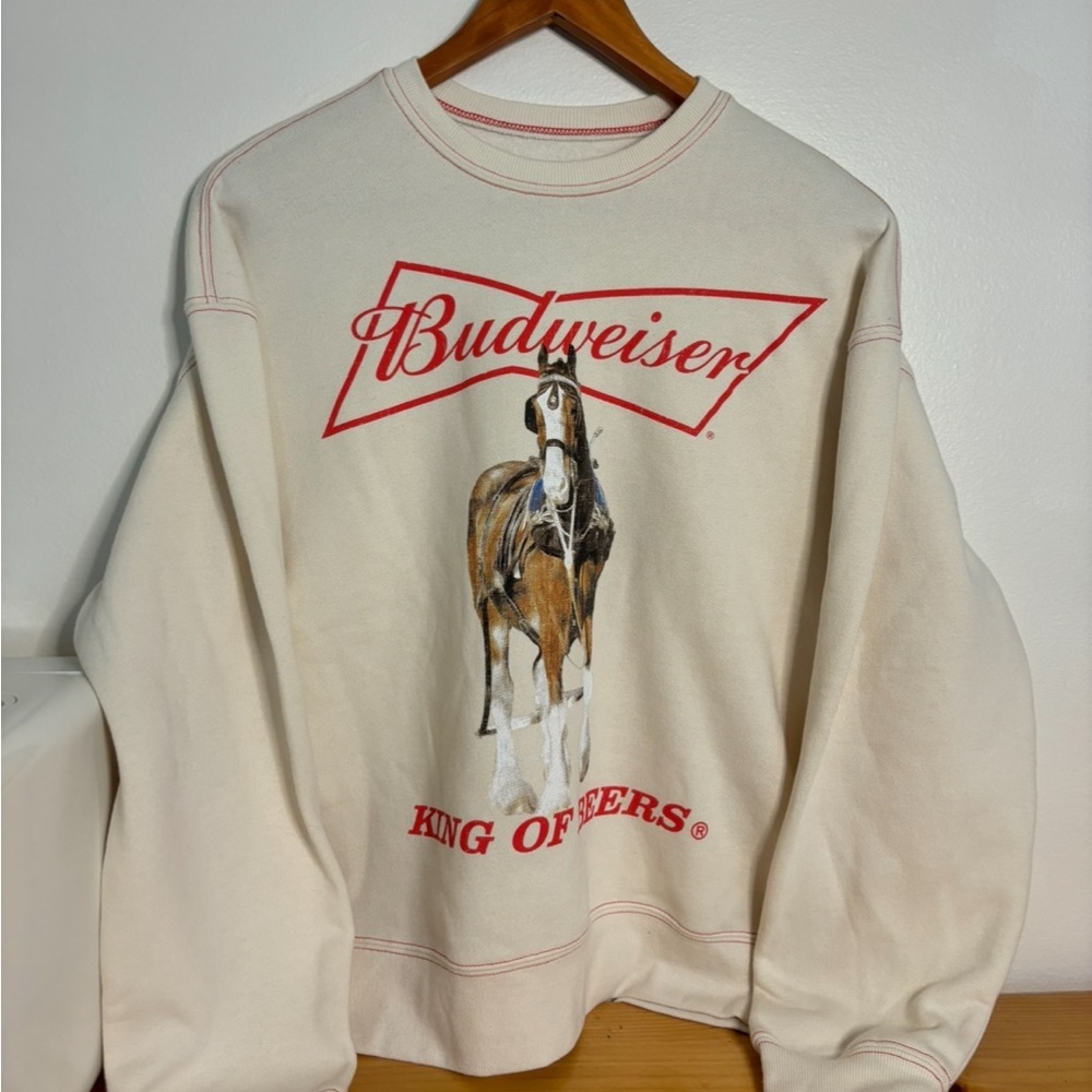 Budweiser White Sweatshirt with Horse Graphic